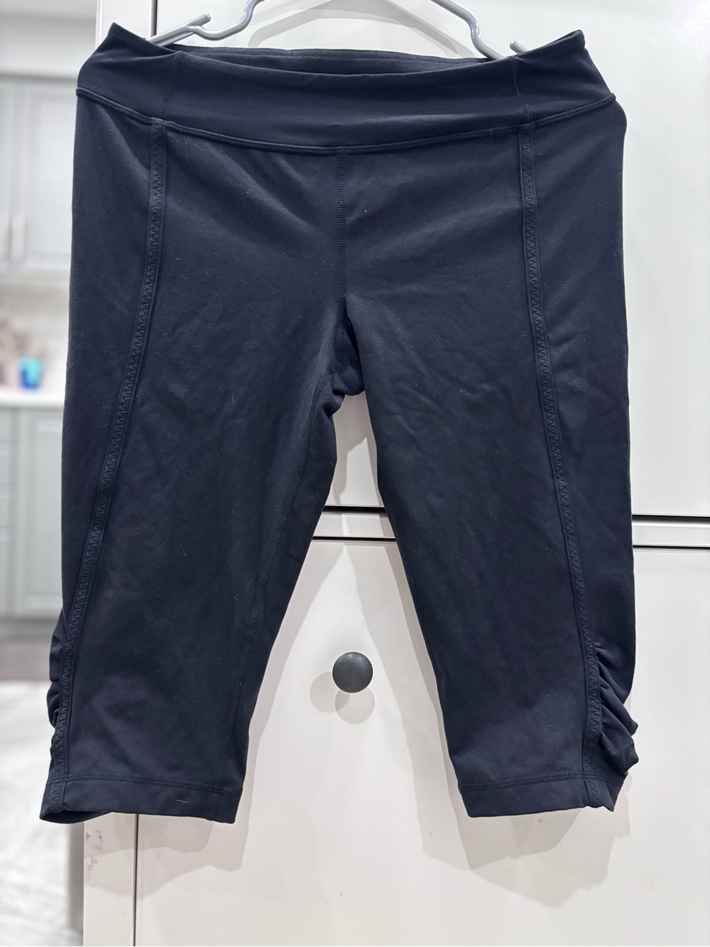 Lululemon capri pants side cinching details